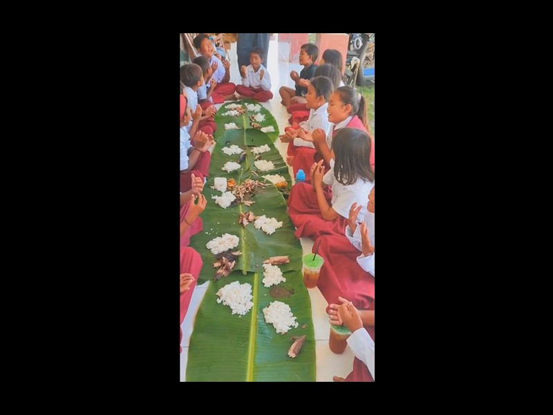 Kebersamaan Siswa SDN 5 Banyuputih dalam Acara Halal Bihalal