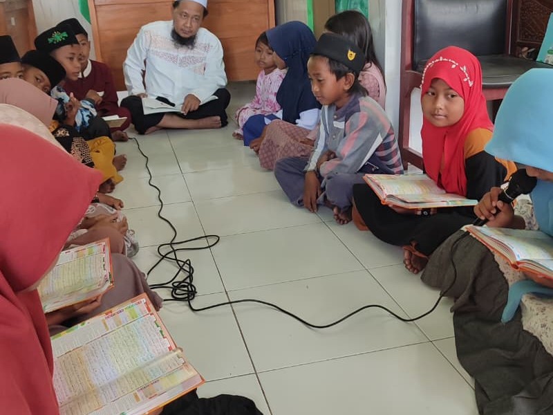 Siswa SD Negeri 5 Banyuputih Gelar Tadarus Bersama dalam memperingati hari santri nasional 2025