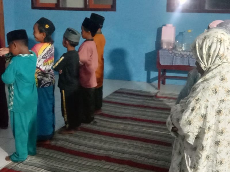 Perkuat Karakter Siswa, SDN 5 Banyuputih Rutinkan Tadarus dan Salat Bersama